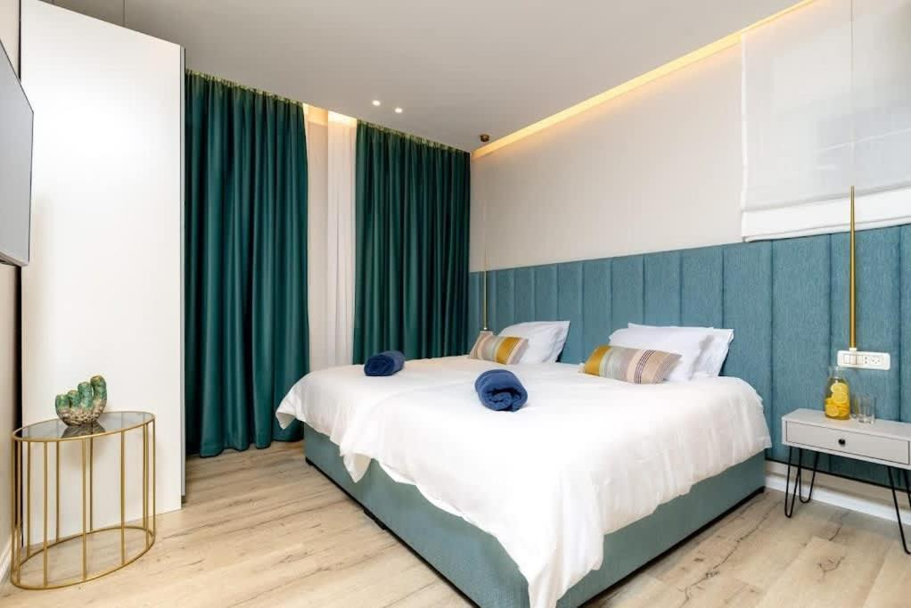 L.T.D Luxury Apartments 4 Bedroom Panoramic View ทิเบเรียส ภายนอก รูปภาพ