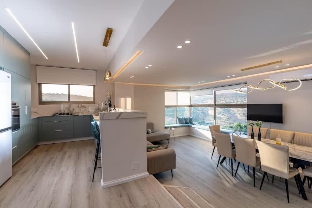 L.T.D Luxury Apartments 4 Bedroom Panoramic View ทิเบเรียส ภายนอก รูปภาพ